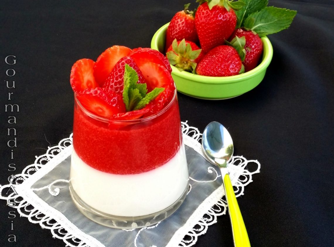 Panna Cotta au Lait d’Amande et Fraise Gourmandise Assia