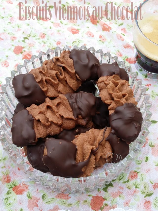 Biscuits Viennois au Chocolat ou Spritz sans Oeufs