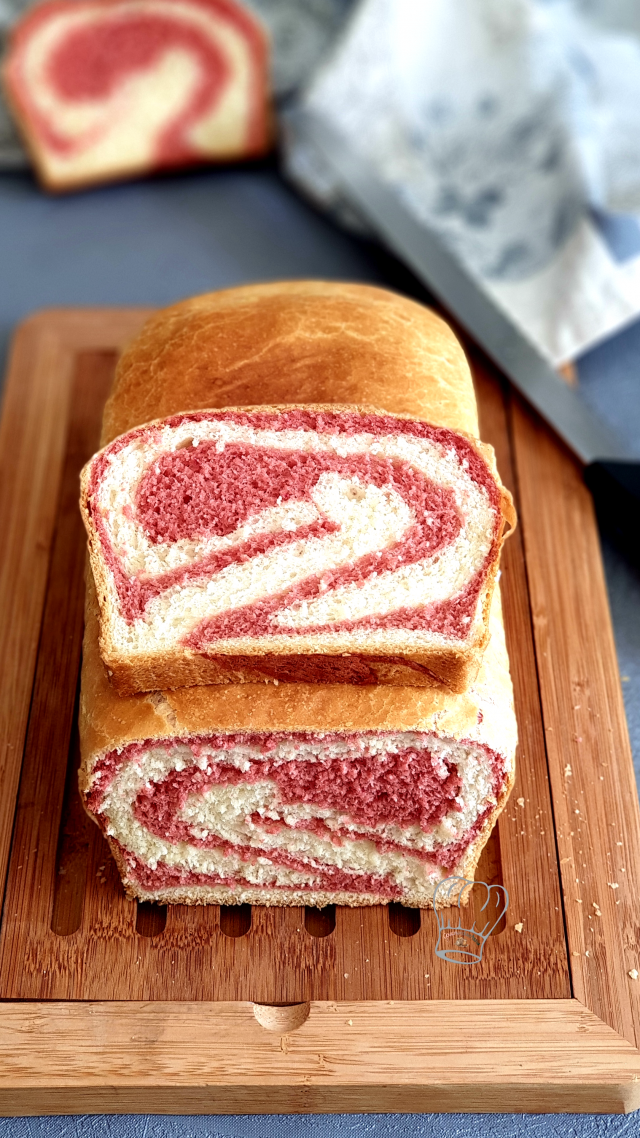 Two-Tone Bread with Beetroot
