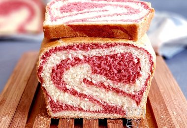 Pain de Mie Bicolore à la Betterave