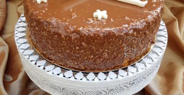 Cake Vanille Chocolat au Glaçage Rocher