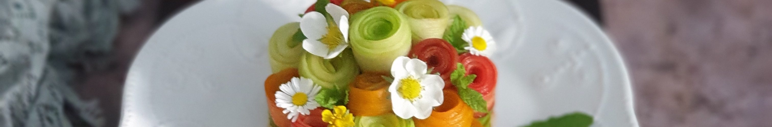 Salade de Concombre en Rosaces