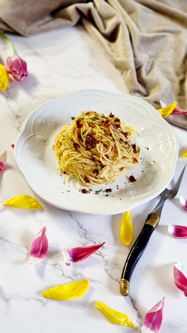 Spaghettata aglio, olio e peperoncino { Cuisine Italienne}