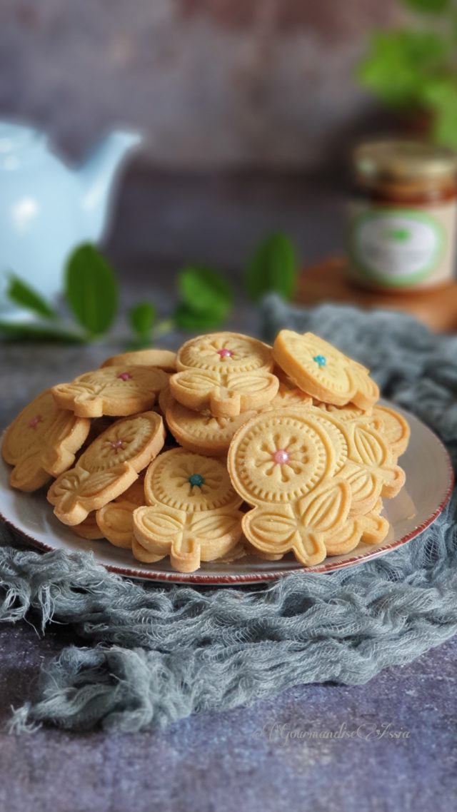Biscuits Sablés Fleurs au Miel