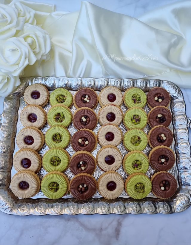 Sablés au Chocolat Blanc Pistache et Noisette 