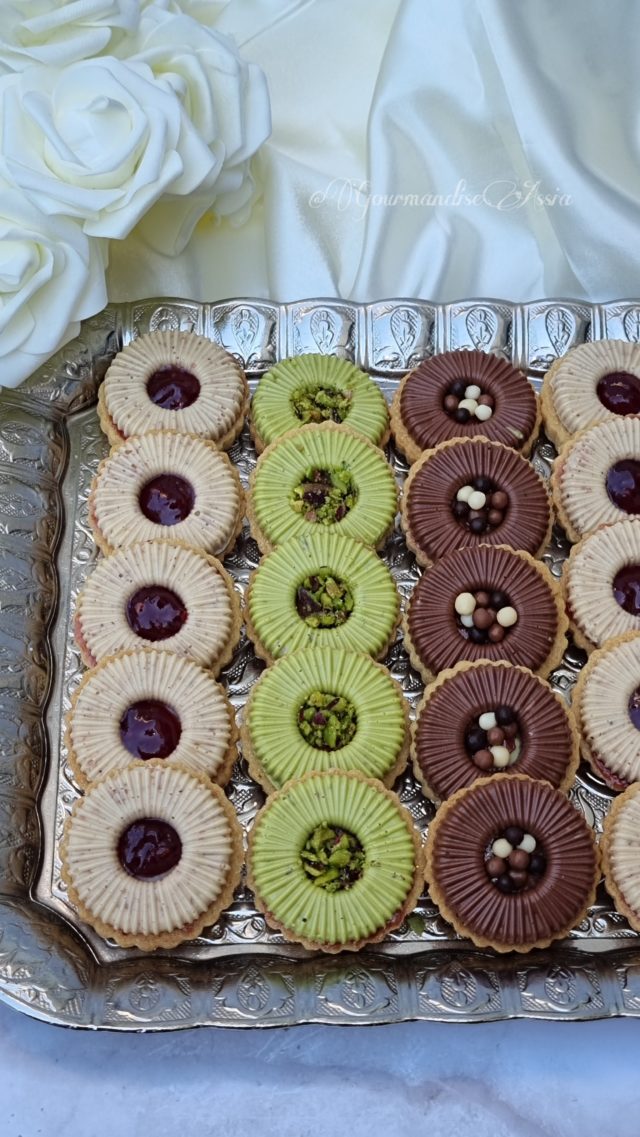 Sablés au Chocolat Blanc Pistache et Noisette 