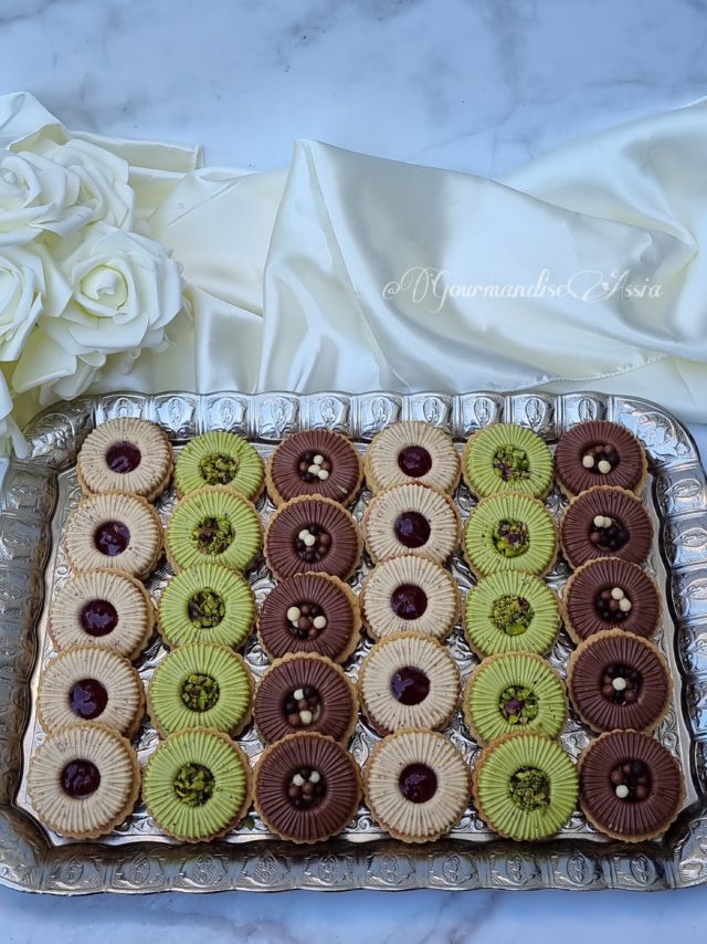 Sablés au Chocolat Blanc Pistache et Noisette 