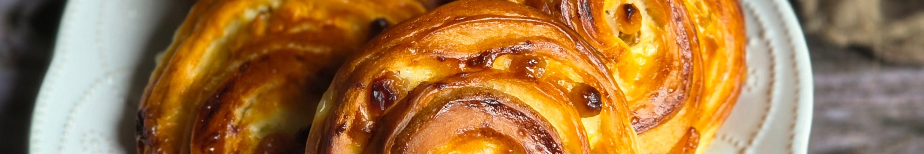 Pains aux Raisins Feuilletés au Miel