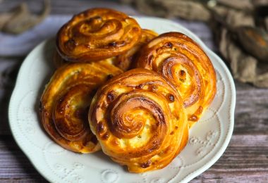 Pains aux Raisins Feuilletés au Miel