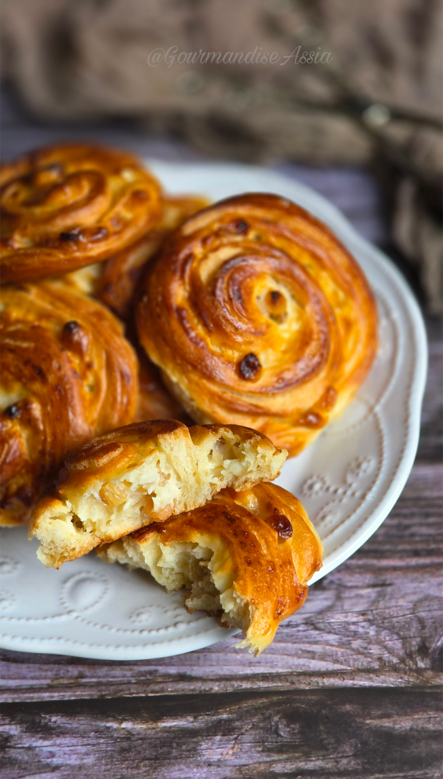 Pains aux Raisins Feuilletés au Miel