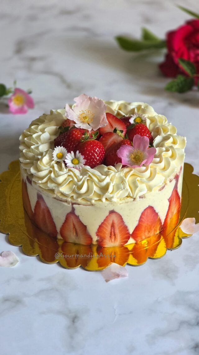 Fraisier à la Crème Diplomate et Biscuit Joconde