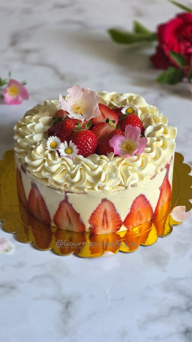 Fraisier à la Crème Diplomate et Biscuit Joconde