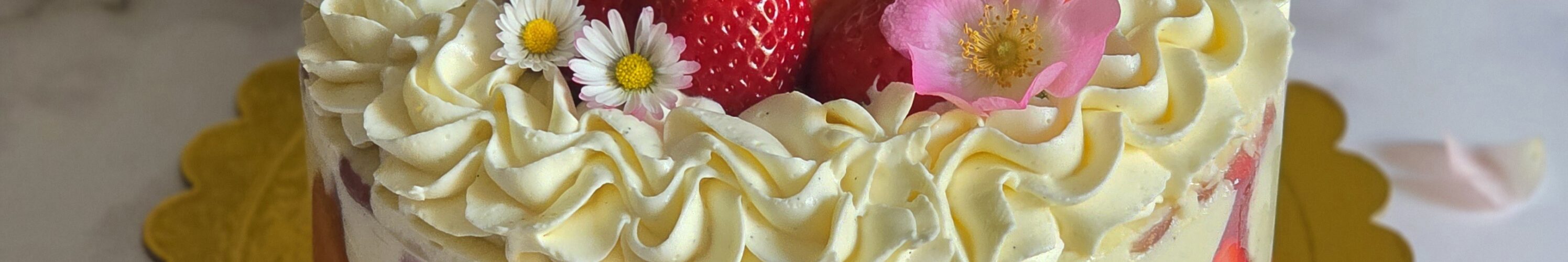 Fraisier à la Crème Diplomate et Biscuit Joconde