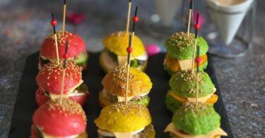 Mini Burgers Colorés { Betterave Coriandre et Curry }
