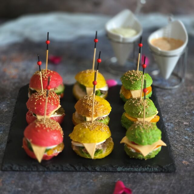 Mini Burgers Colorés { Betterave Coriandre et Curry }