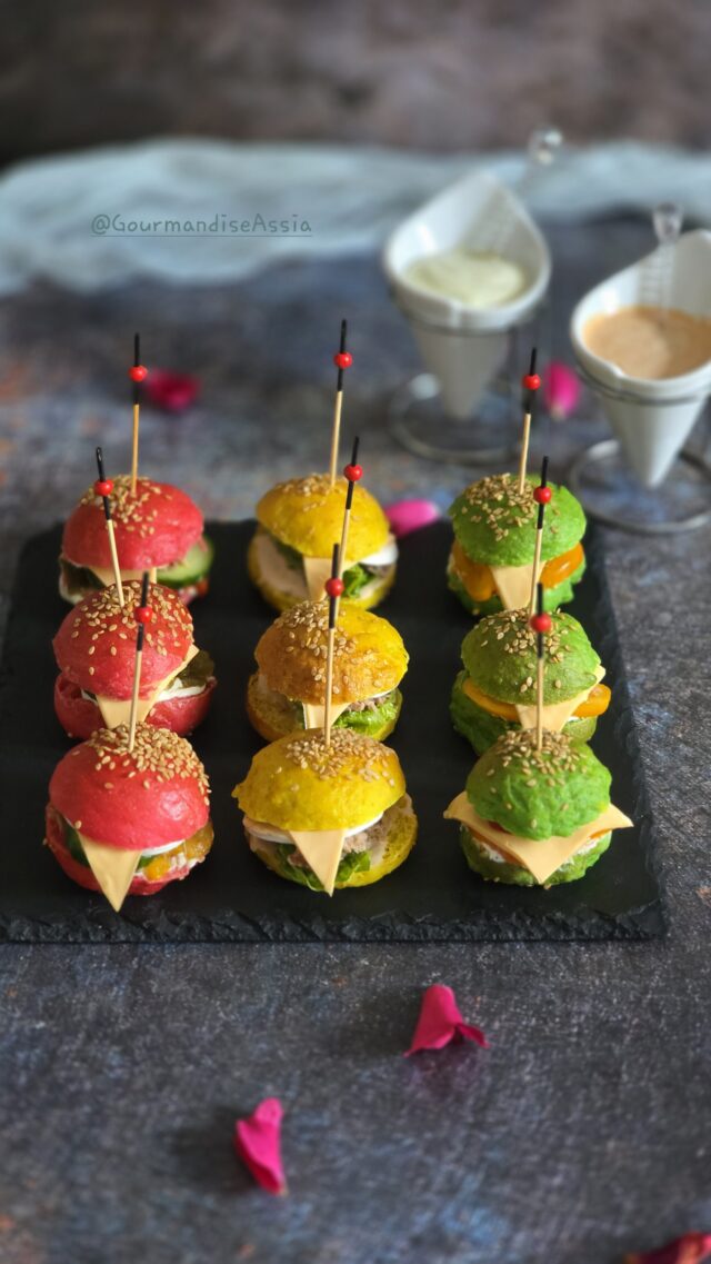 Mini Burgers Colorés { Betterave Coriandre et Curry }