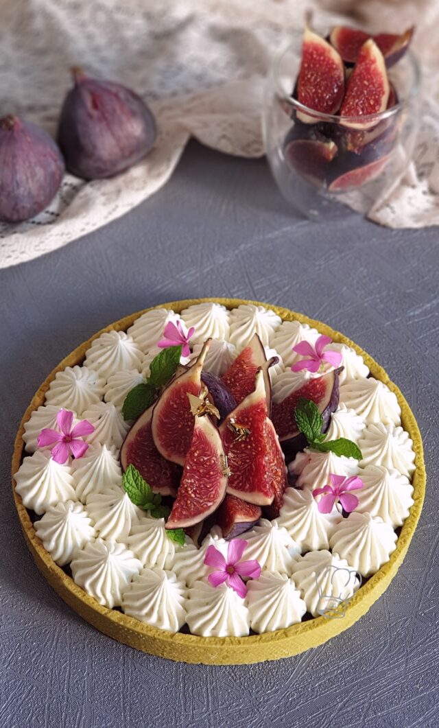 Tarte Ganache Chocolat Blanc aux Prunes et Figues